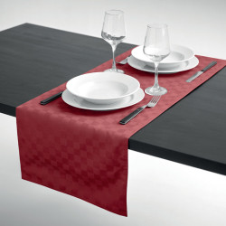 Table runner in polyester