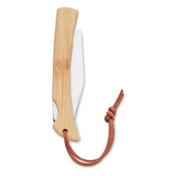 Foldable knife in bamboo