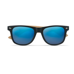 Sunglasses with bamboo arms